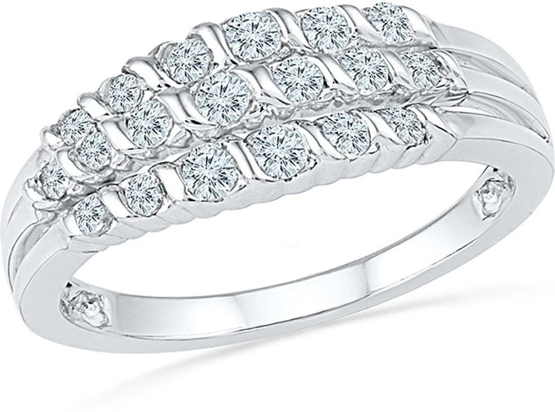 Radiant Bay Vogue Twist White Gold Diamond 14 K Ring