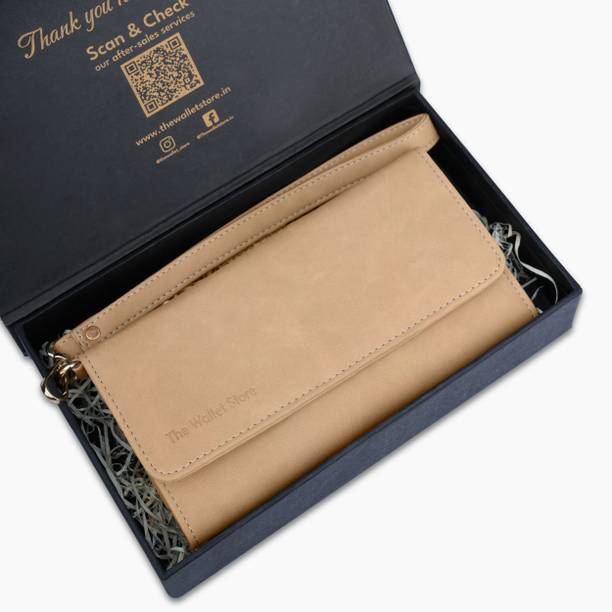Formal Tan  Clutch